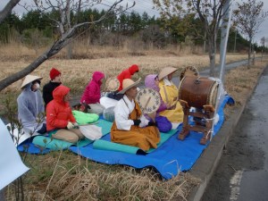 Fast and Prayer Vigil at the Rokkashomura Nuclear Fuel Reprocessing Center on May 2, 2013