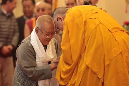 INEB創立者スラック・シワラック師とINEB後援者ダライラマ法王